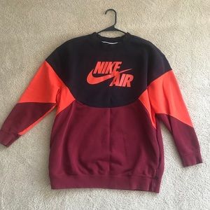 Nike sweatshirt.